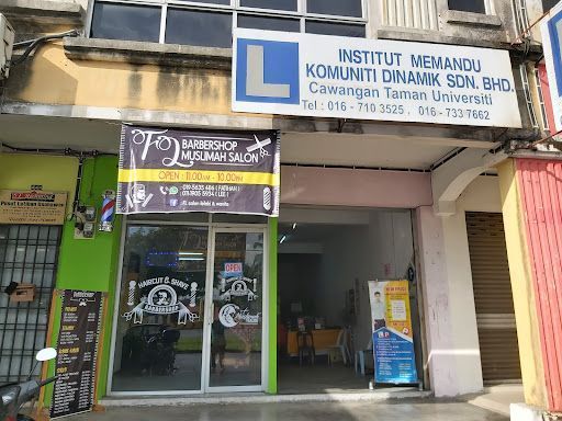 FLEE UNISEX SALON (KEDAI GUNTING RAMBUT LELAKI&WANITA)