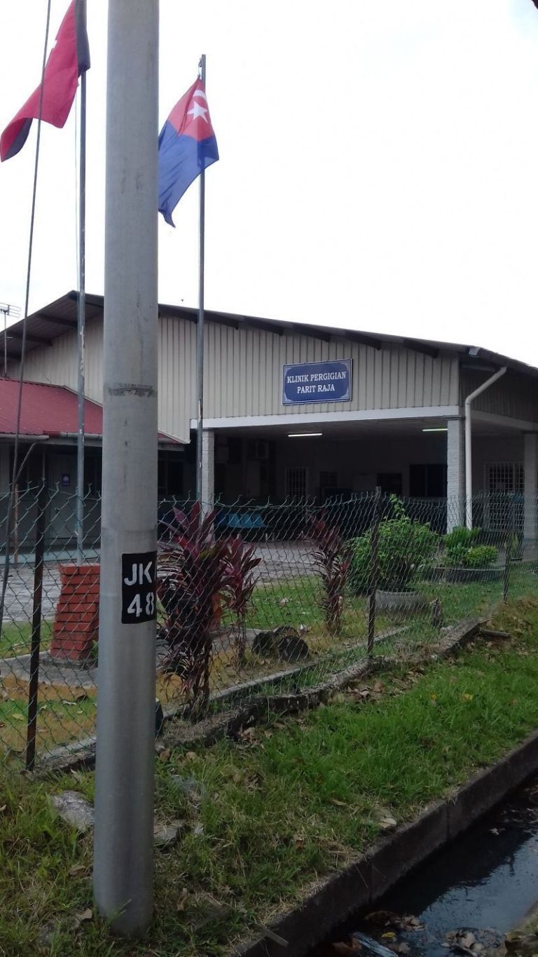 Klinik Rambut Terbaik Near Me di Parit Raja