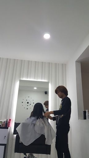 Point Cut Hair Studio